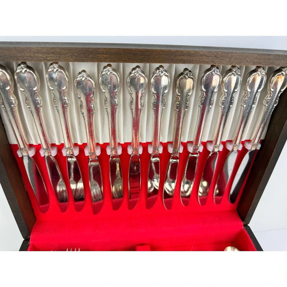 1847 Rogers Bros Reflection Silverplate Flatware Set International Silver Chest